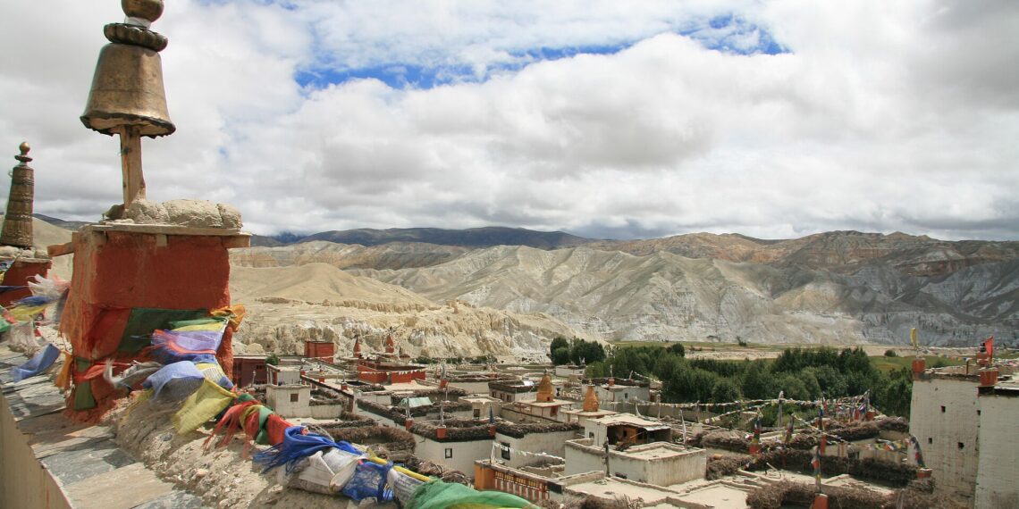 Journey through time : Kingdom of Mustang
