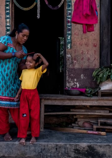A Musahar woman and her daughter