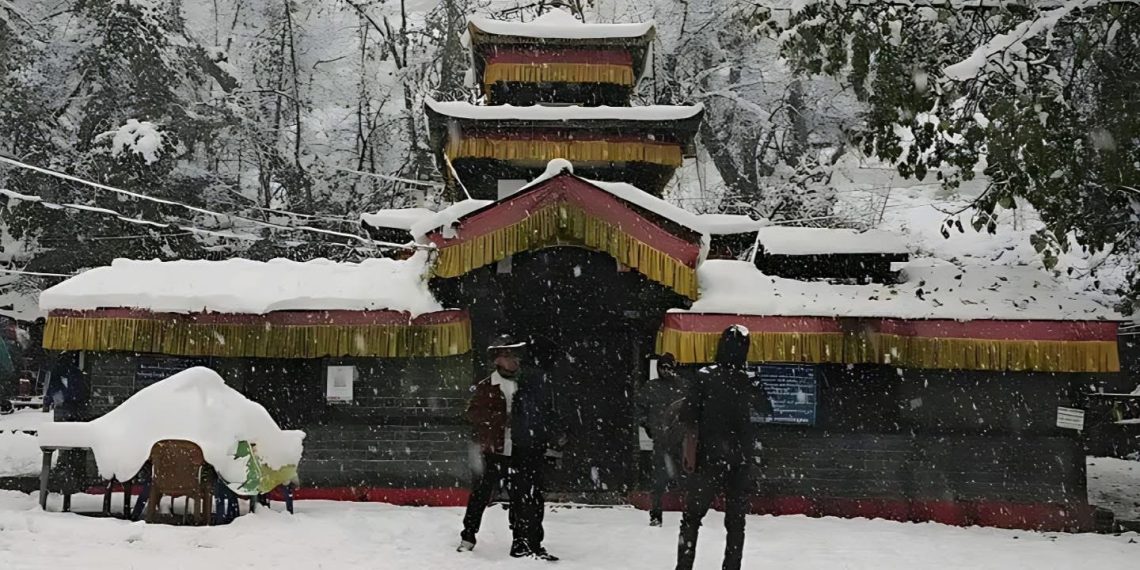 First Snowfall of the Season in Mustang  