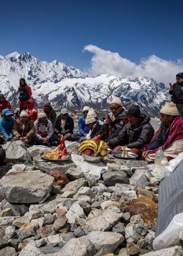 Himalayan Future between Disruption and Construction